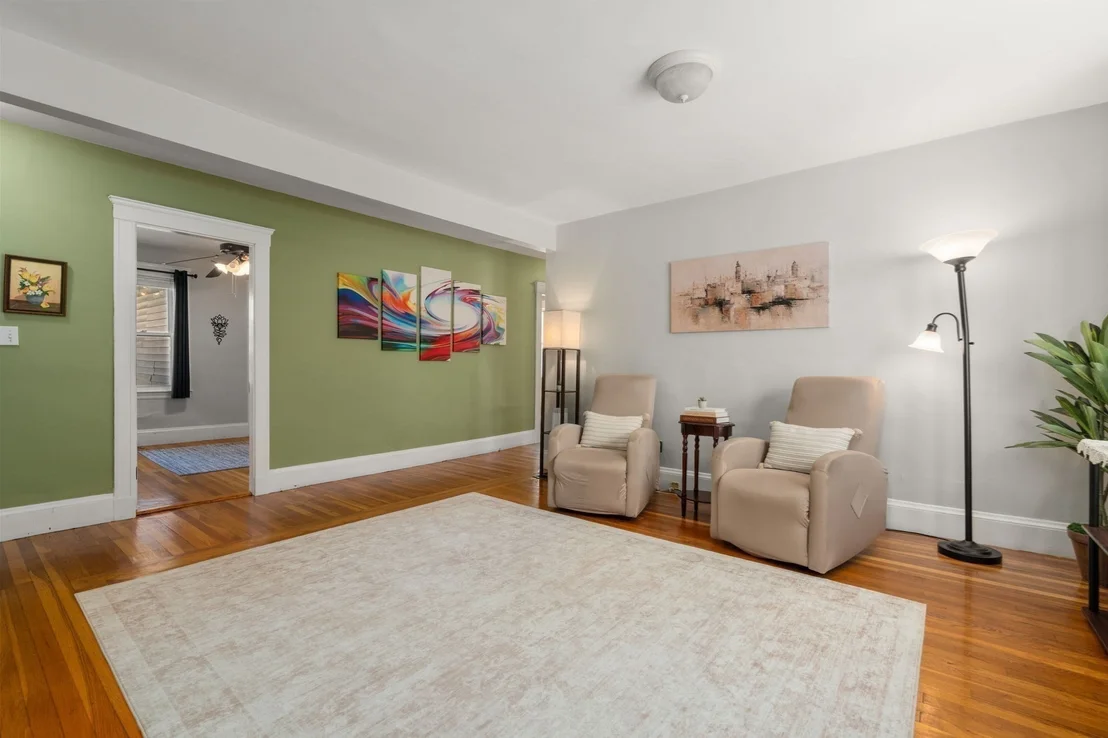 Photo of Unit 1 at 37 Everett St