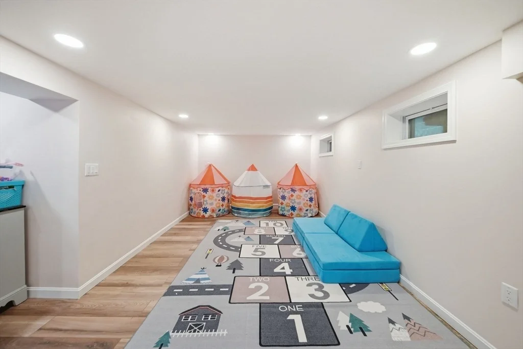 Photo of 5 Stanford Dr