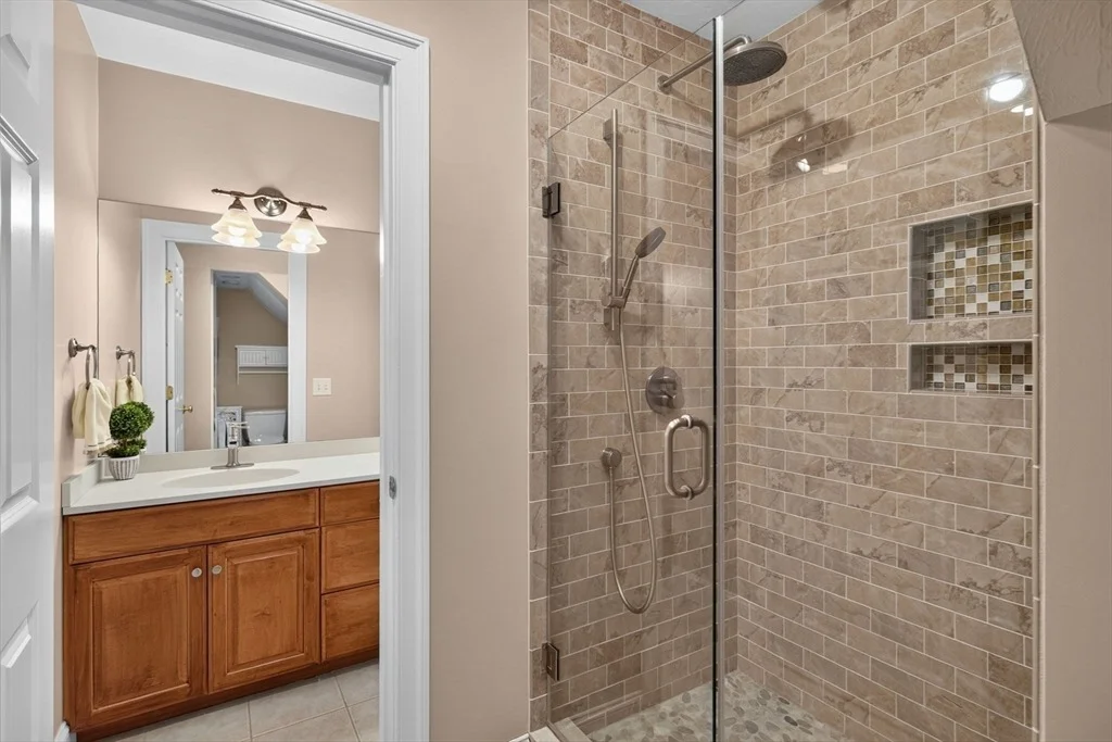 Photo of 22 Rhodes Dr
