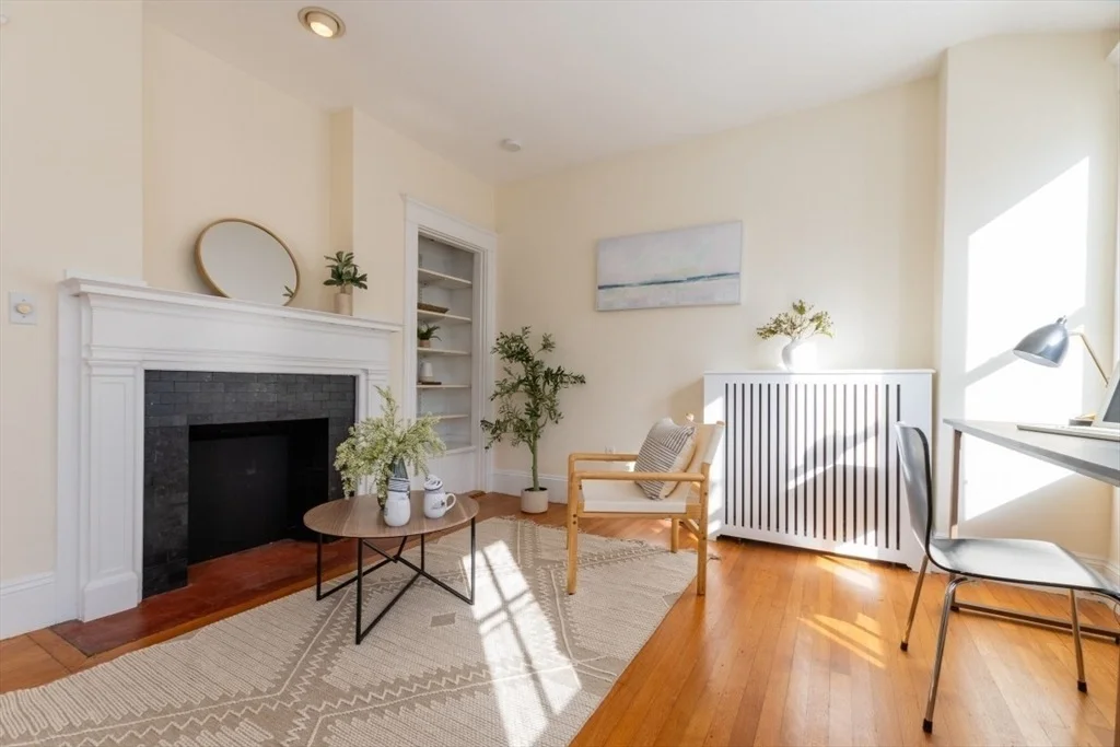 Photo of Unit 2 at 62 Everett St