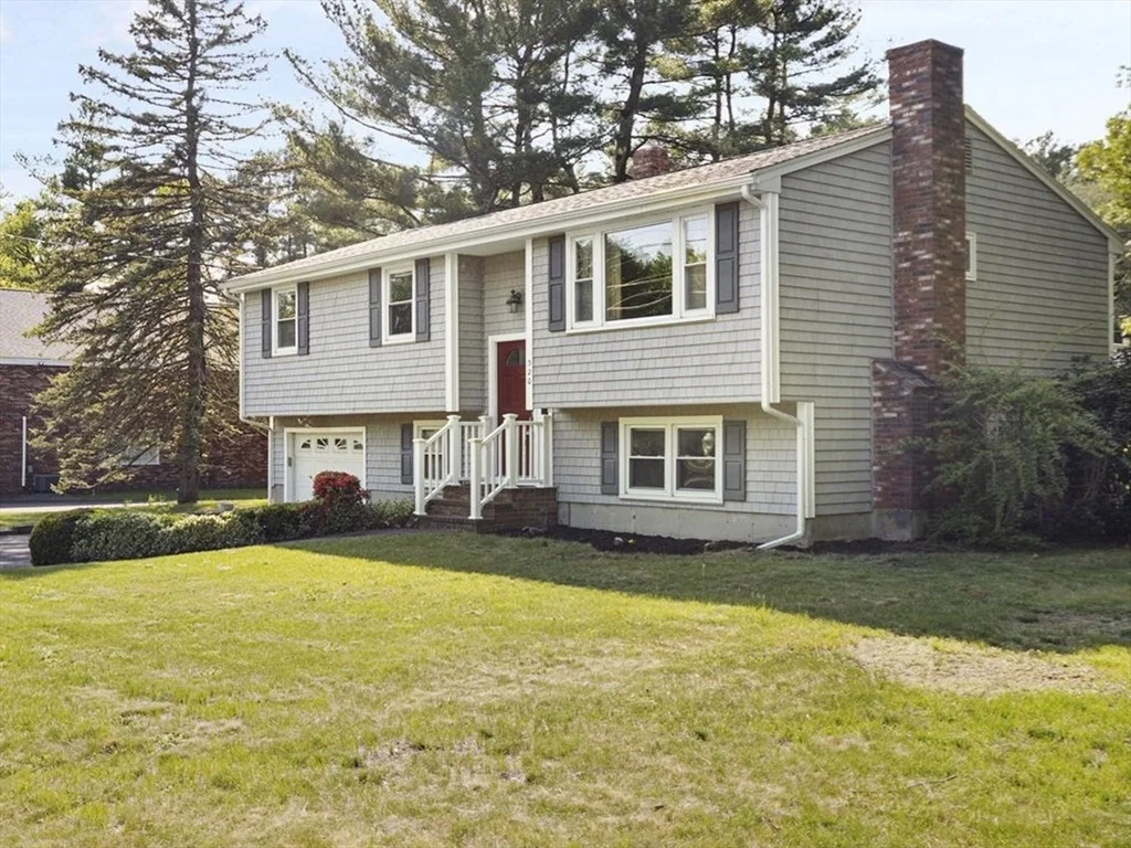 Photo of 320 Pleasant St.