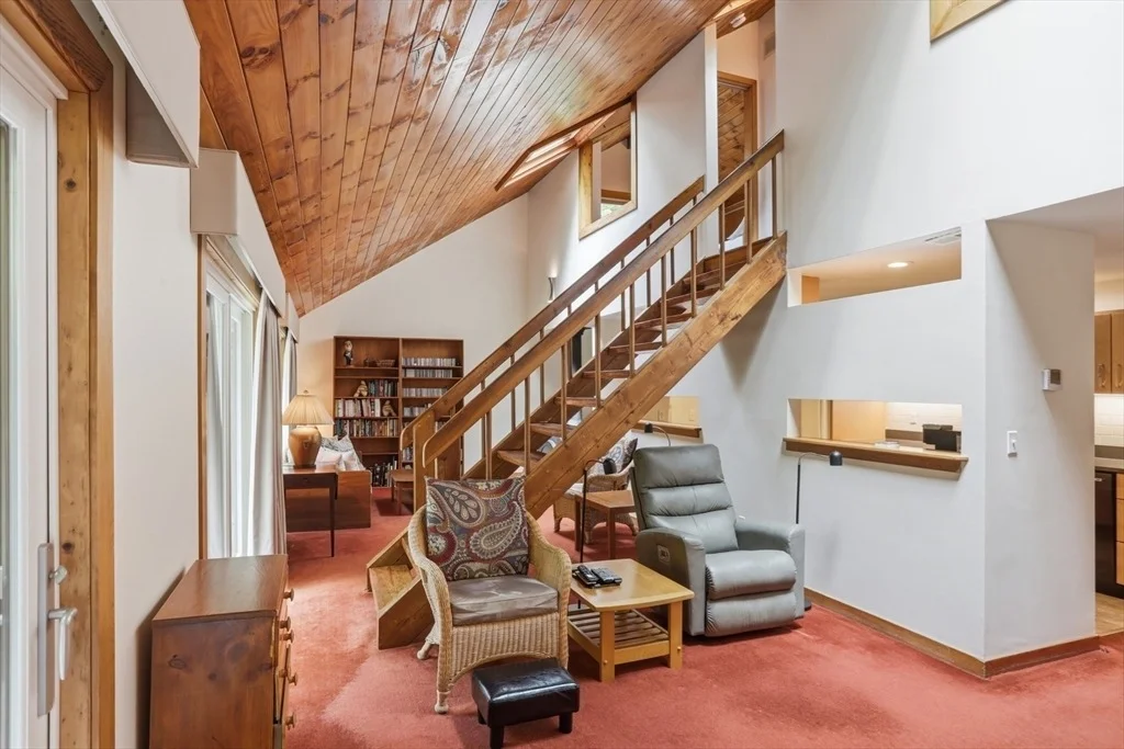 Photo of 39 Hog Hill Road