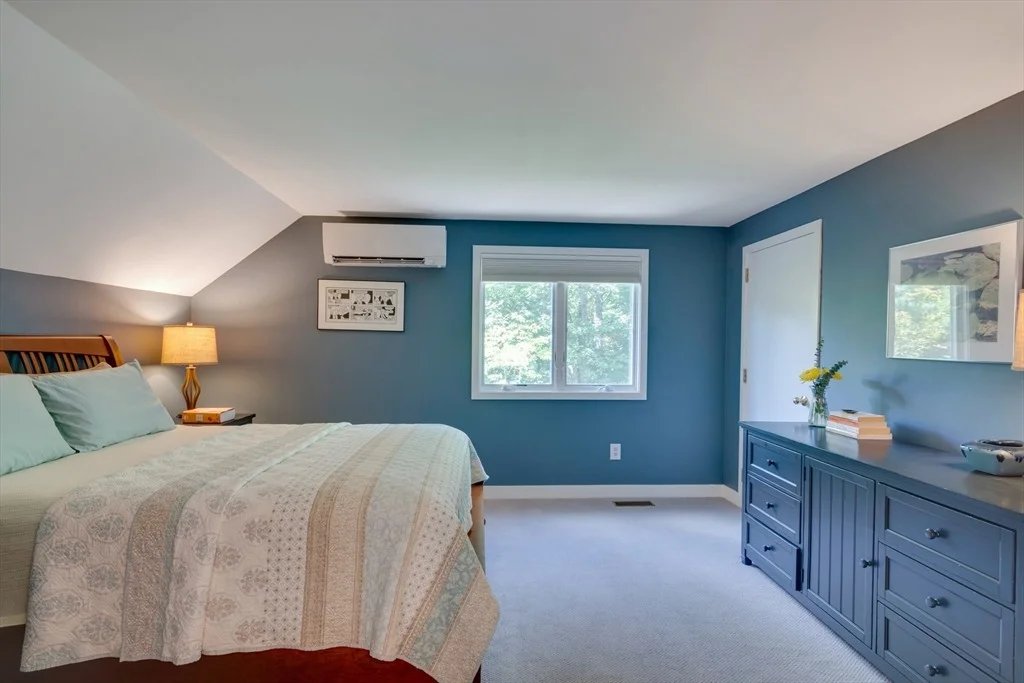 Photo of 15 Fieldstone Dr
