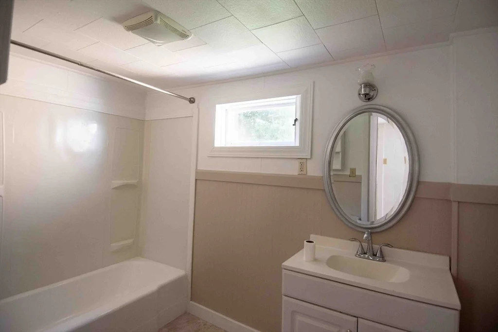 Photo of 75 Lyman Rd