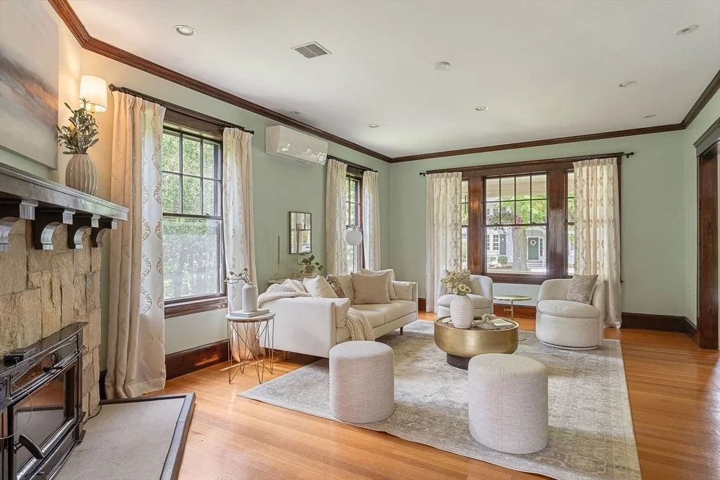 Photo of 4 Lawrence St