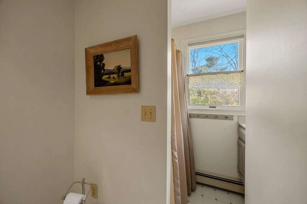 Photo of 90 Comanche Dr