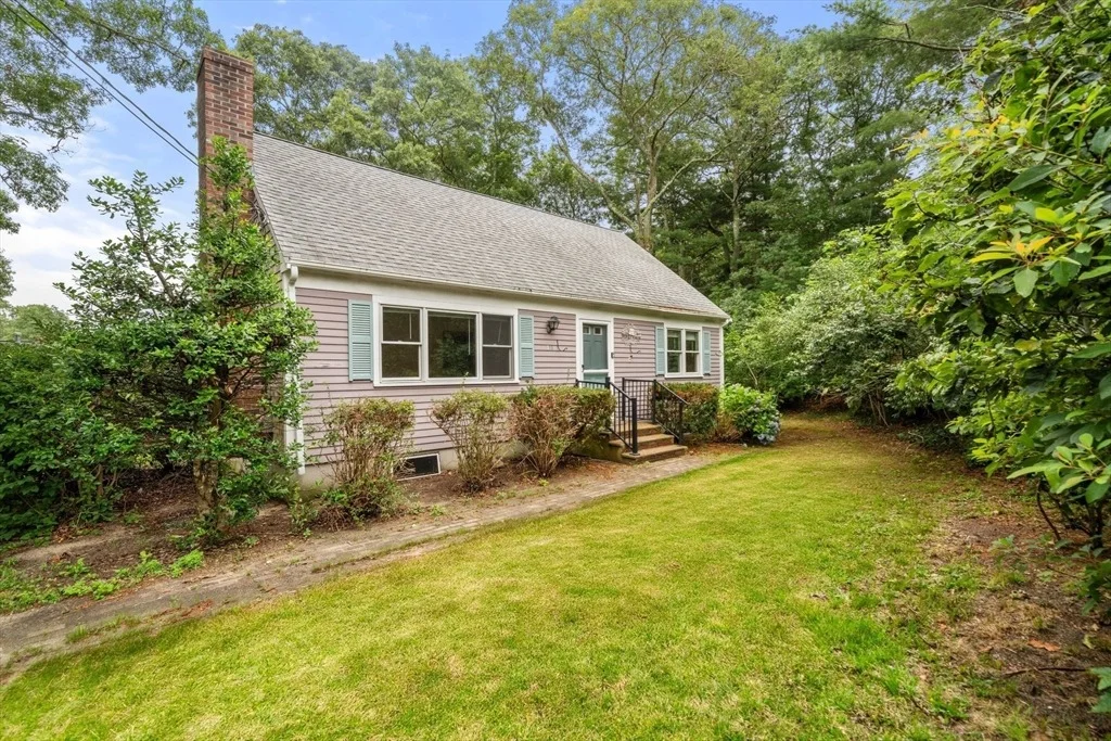 Photo of 311 Cotuit Rd
