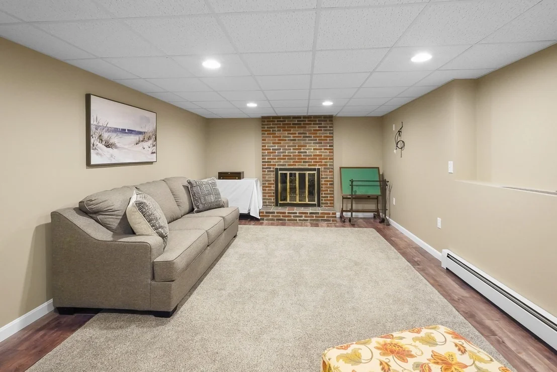 Photo of 14 Oak Cir