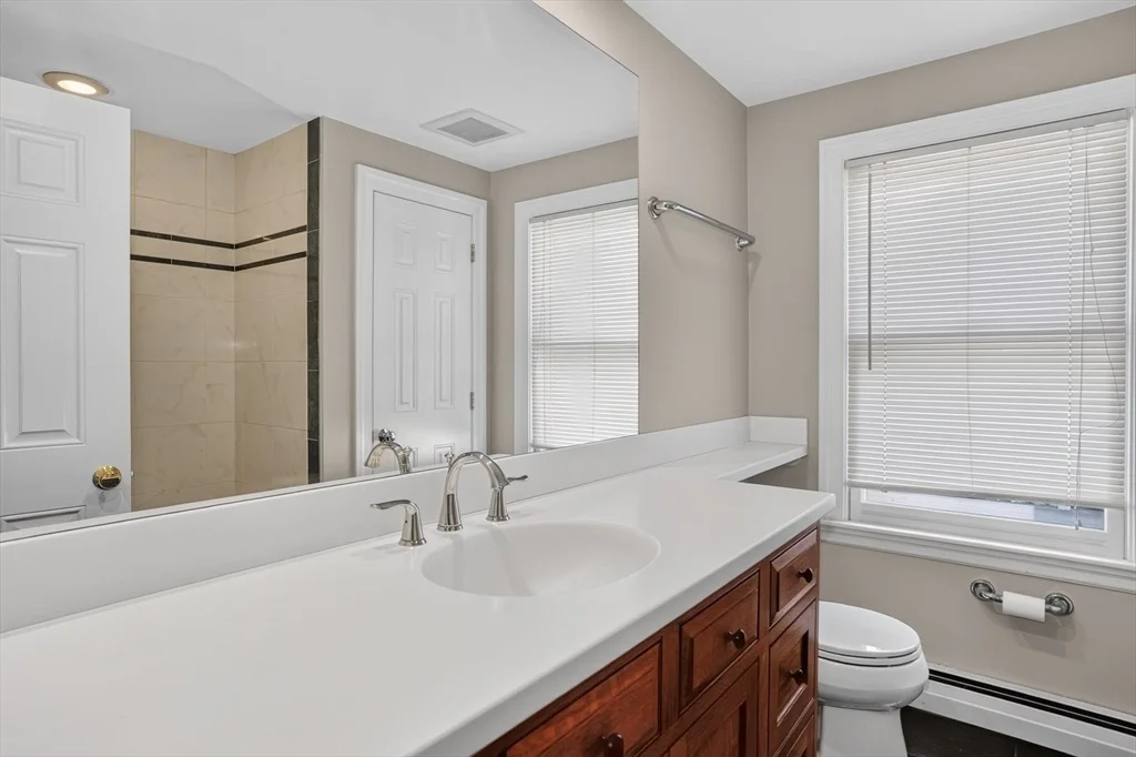 Photo of 32 Lantern Ln