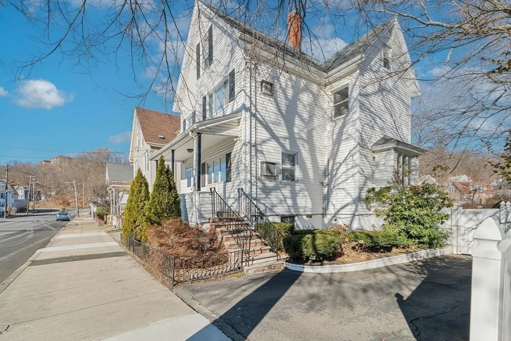 Photo of 32 Beach Street