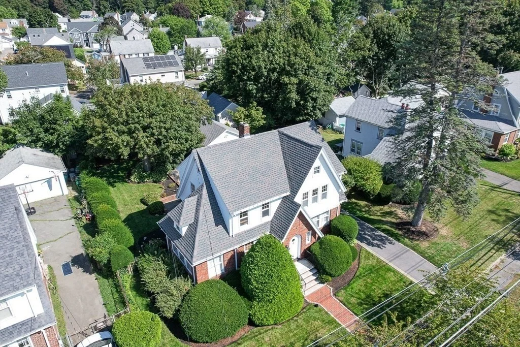 Photo of 331 Lawrence Road