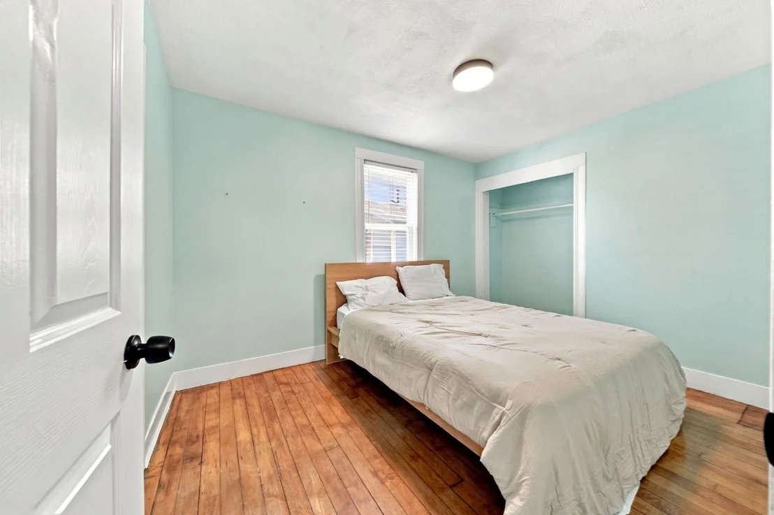 Photo of 6 Clifton Ave