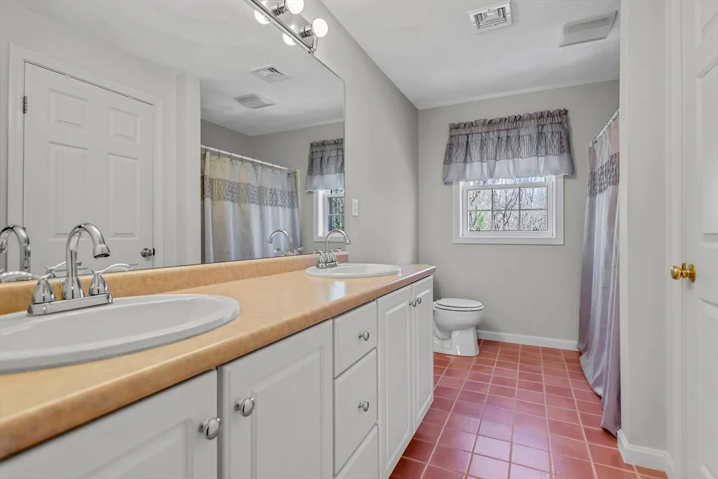 Photo of 3 Hillview Drive