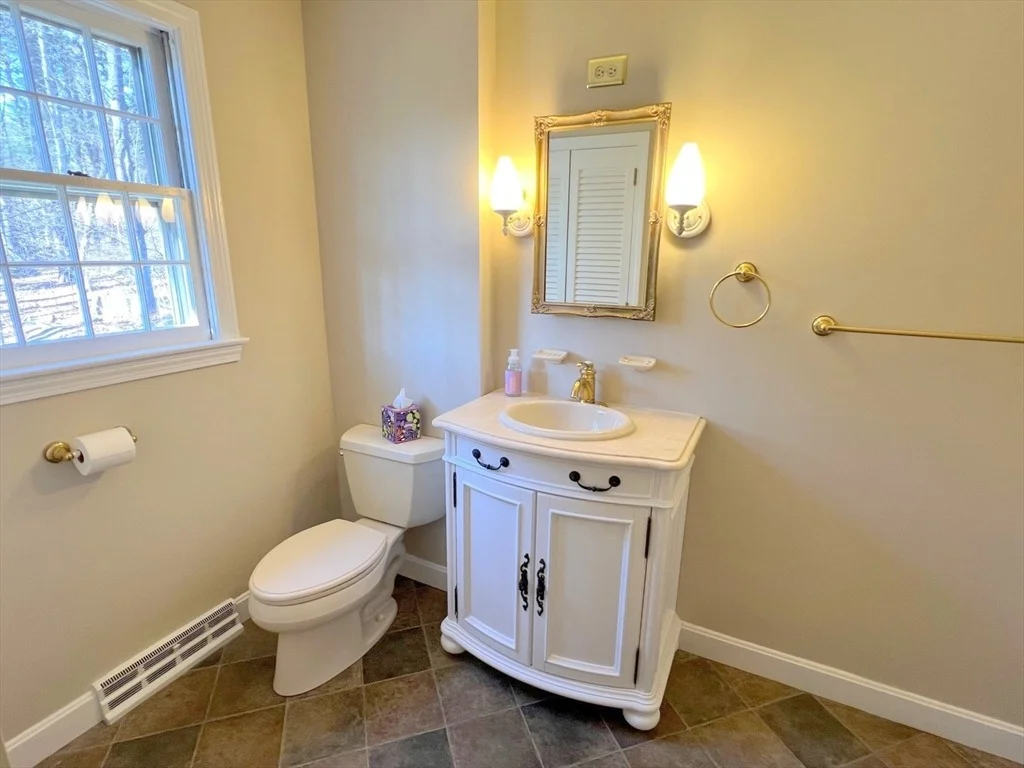 Photo of 43 Abbott Ln