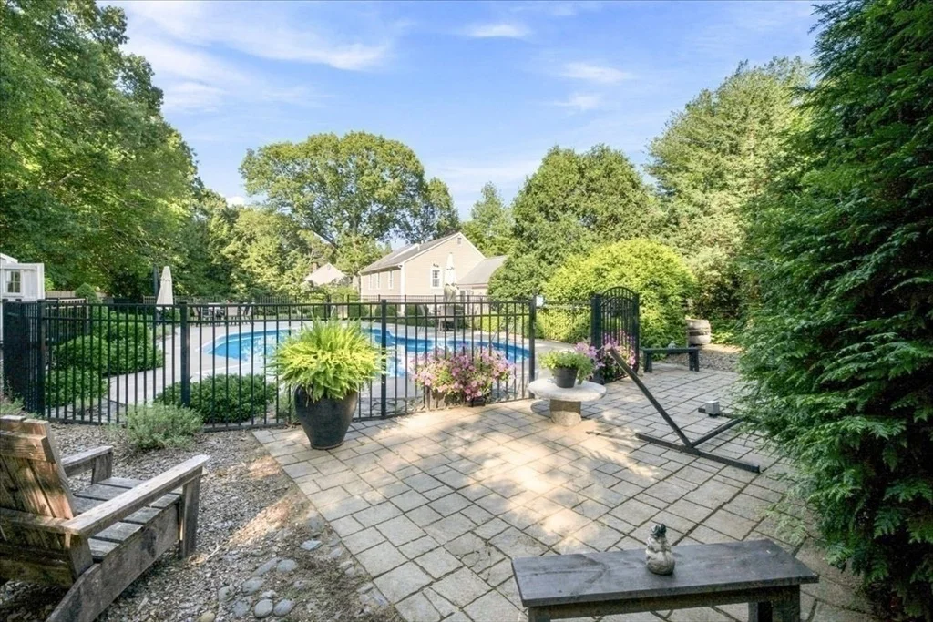 Photo of 3 Copper Beech Dr