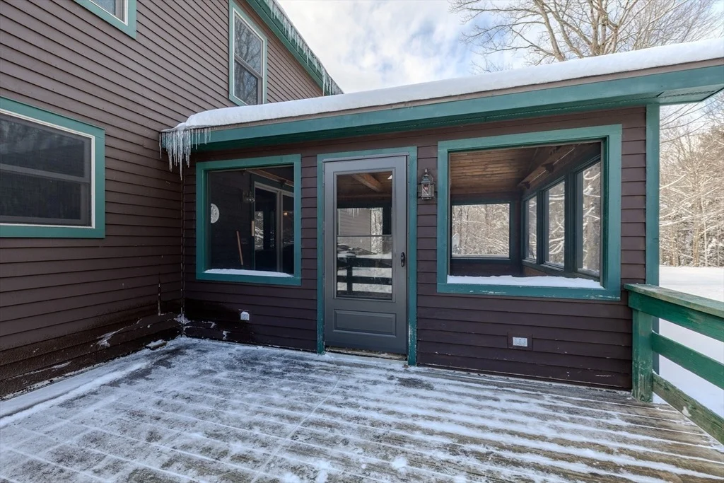 Photo of 593 Woodmere Rd