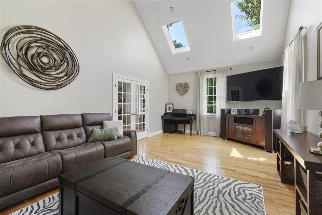 Photo of 11 Bridle Dr