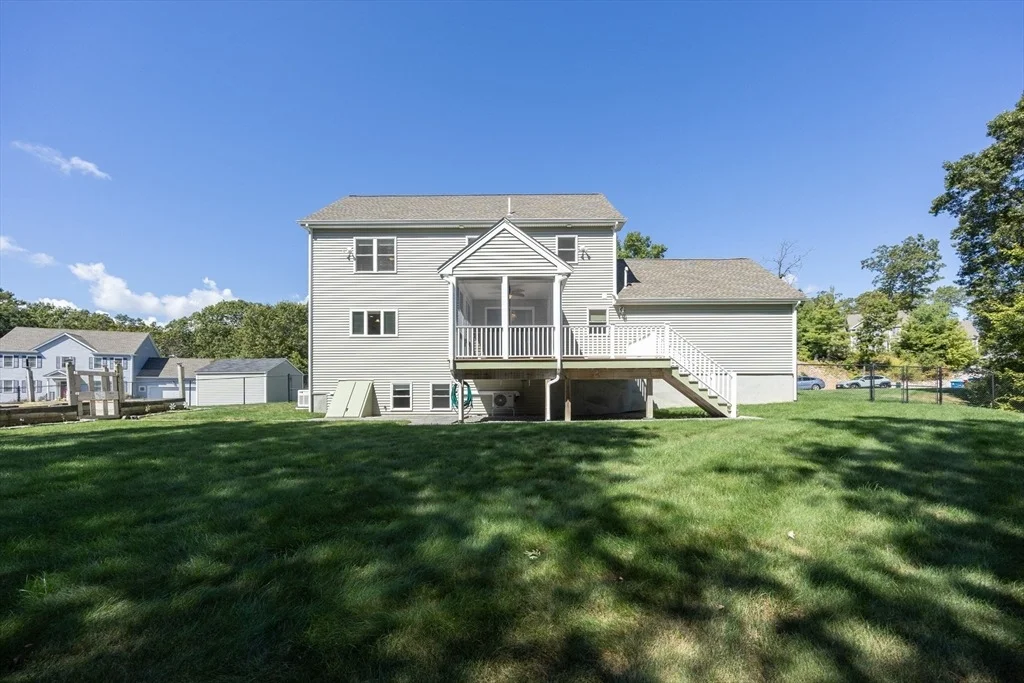 Photo of 11 Willow Brook Ln