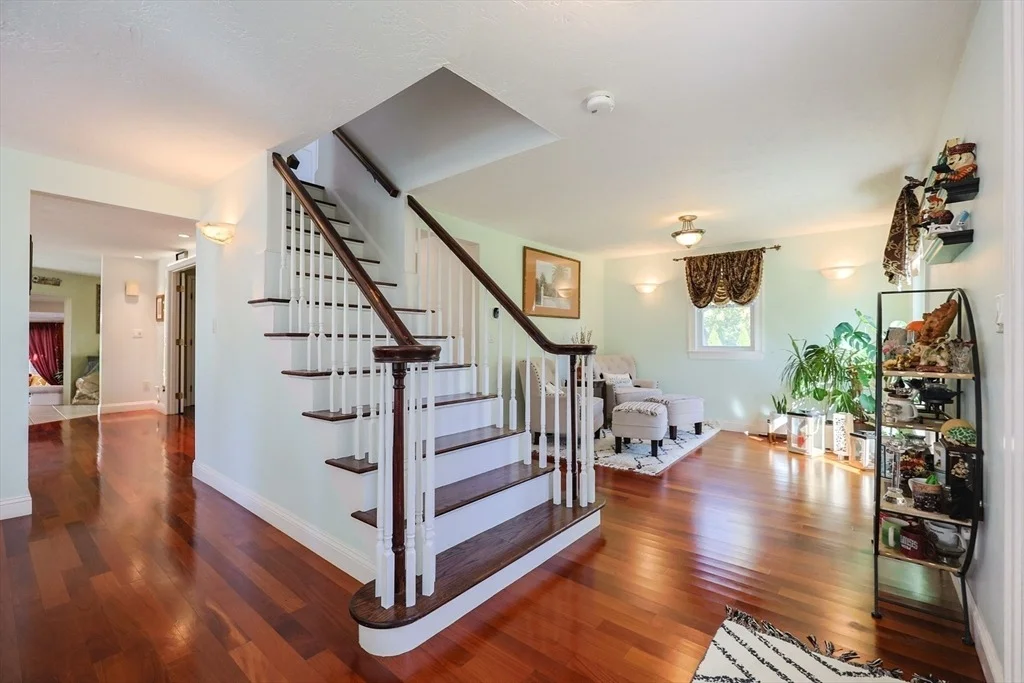 Photo of 2 Rhodes Ave