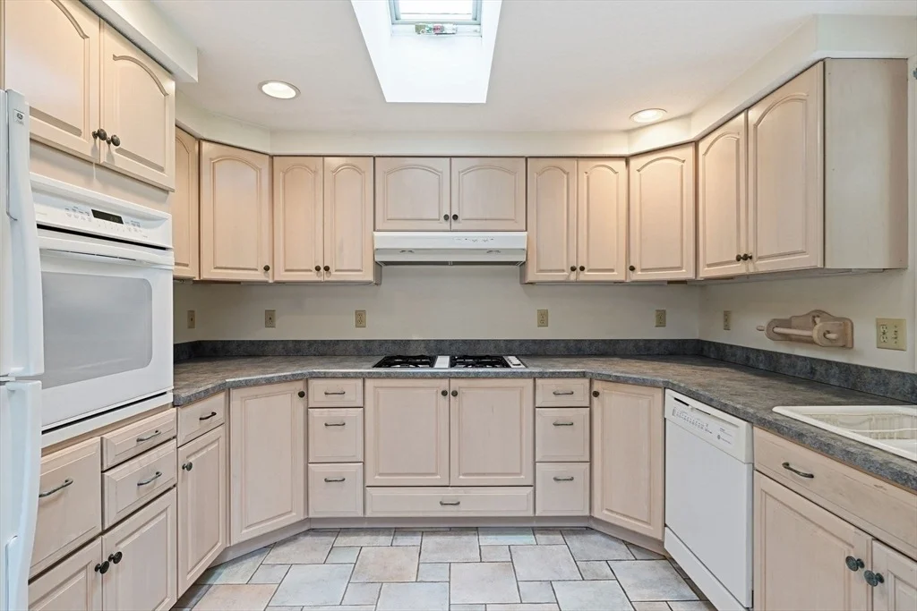 Photo of 47 Fenway Dr