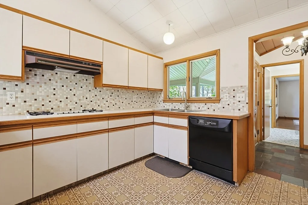 Photo of 21 Daggett Road