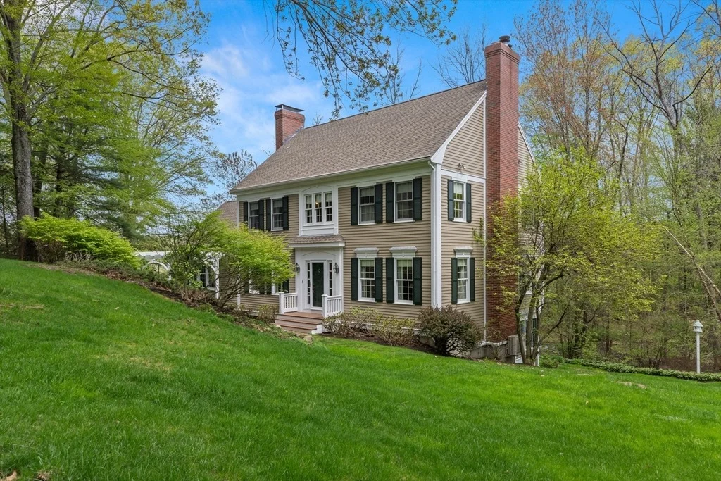 Photo of 151 River Rd
