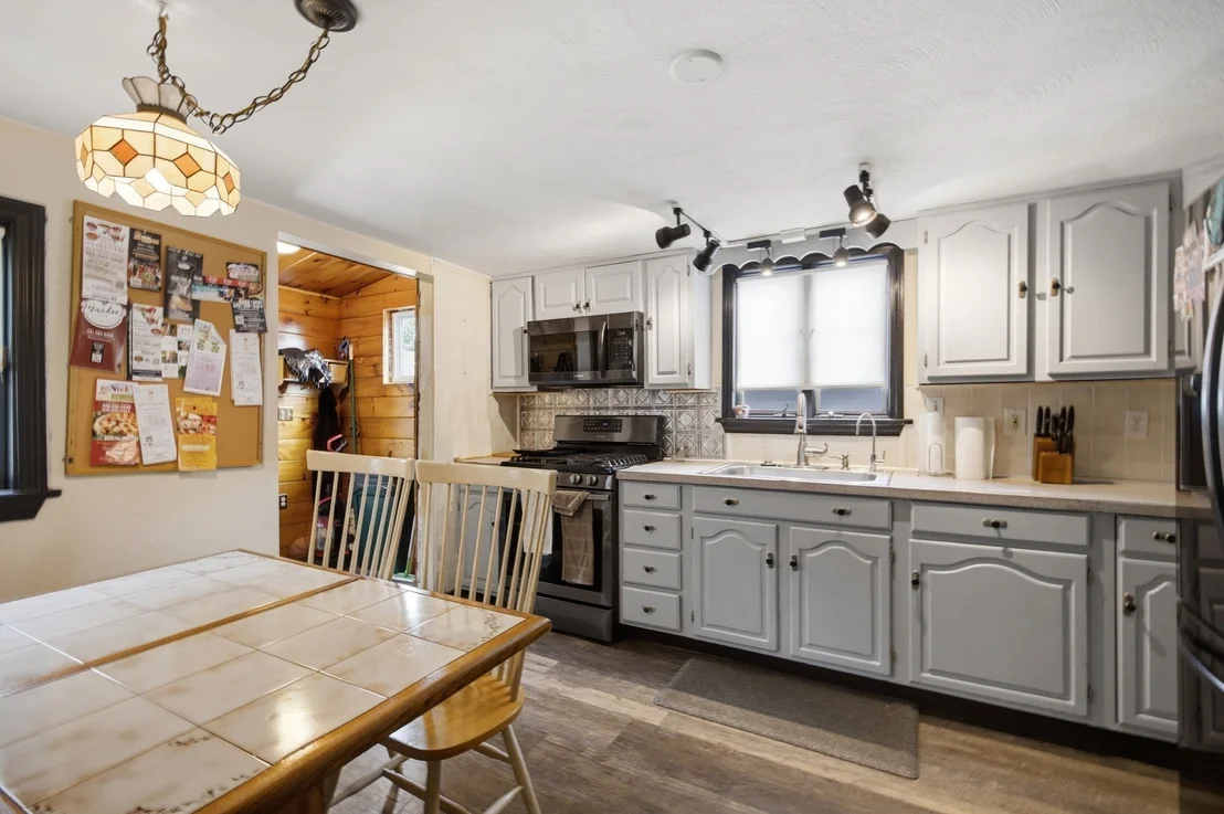 Photo of 18 Melvin Ave