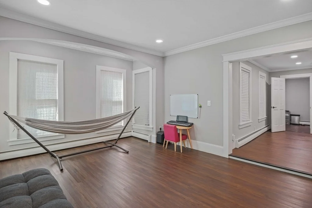 Photo of 576 Crescent St