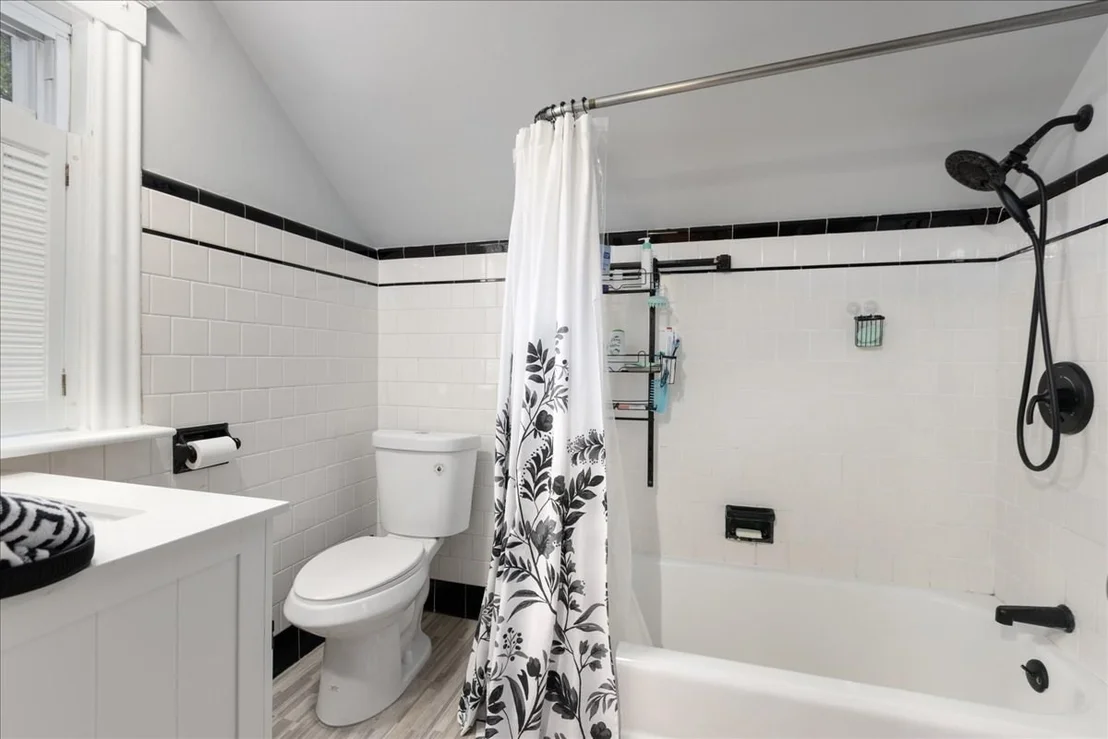Photo of 66 Edgemere Rd