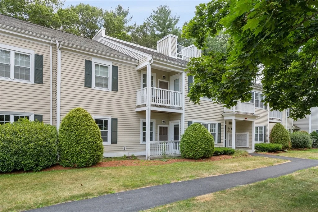 Photo of Unit A at 400 Brookside Dr