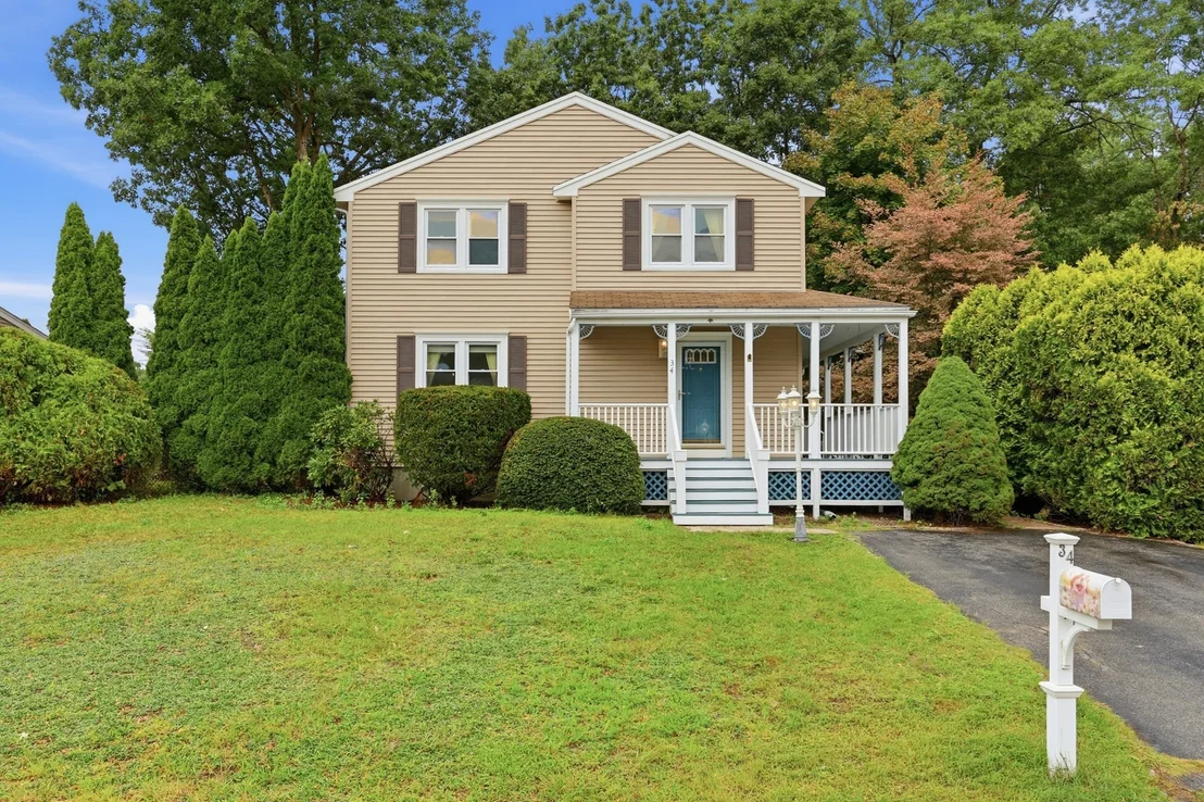 Photo of 34 Oak Knoll Rd