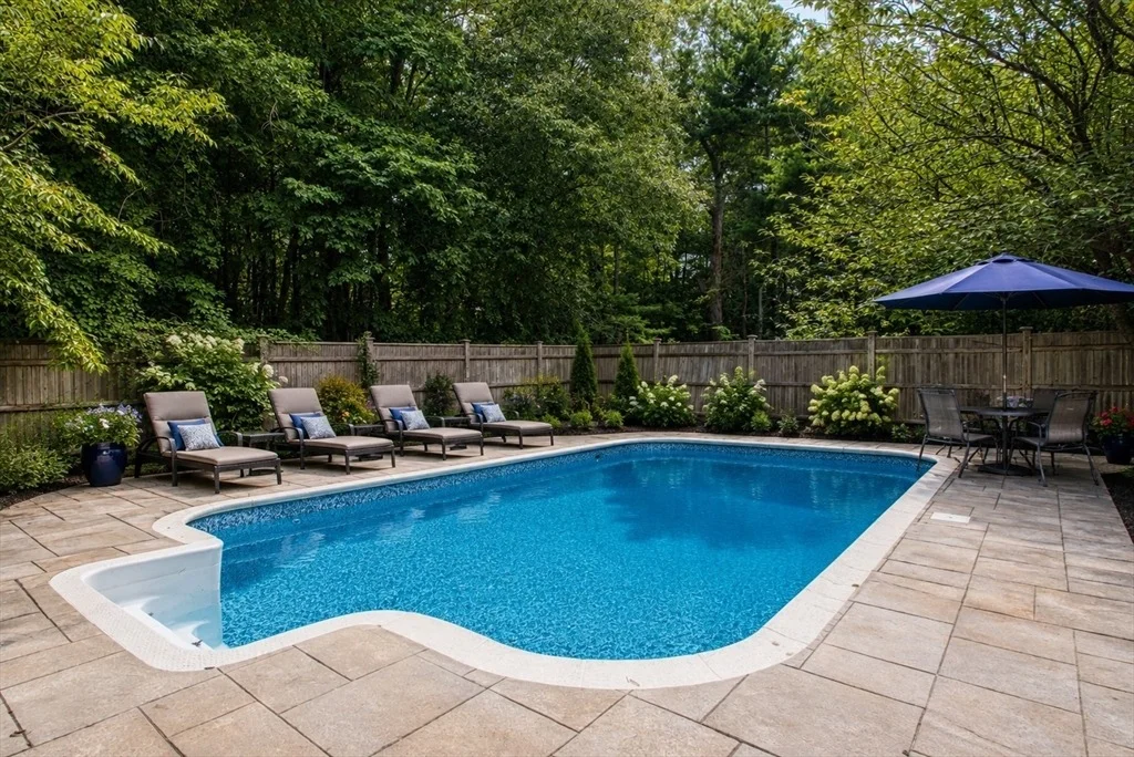 Photo of 30 Edgewood Ln