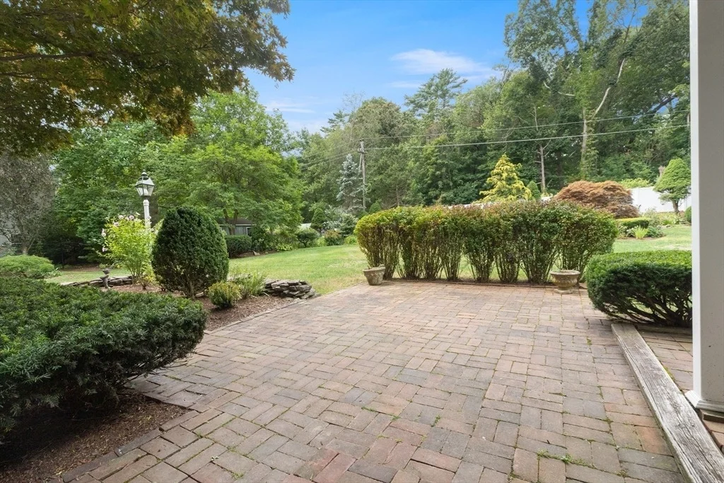 Photo of 10 Parsonage Ln