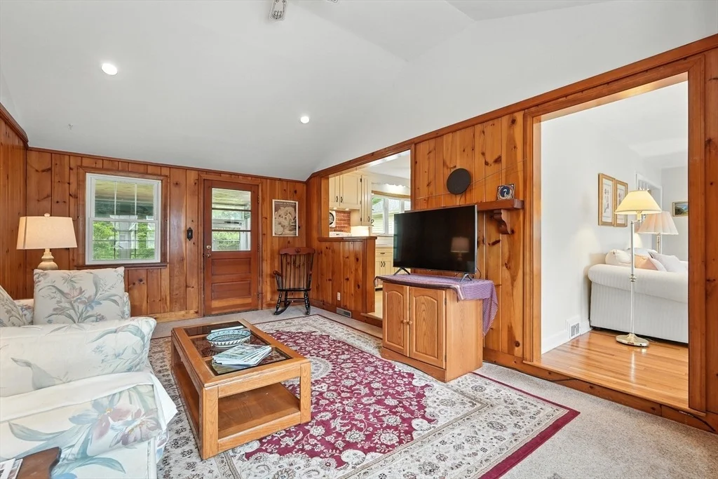 Photo of 30 Western Cir