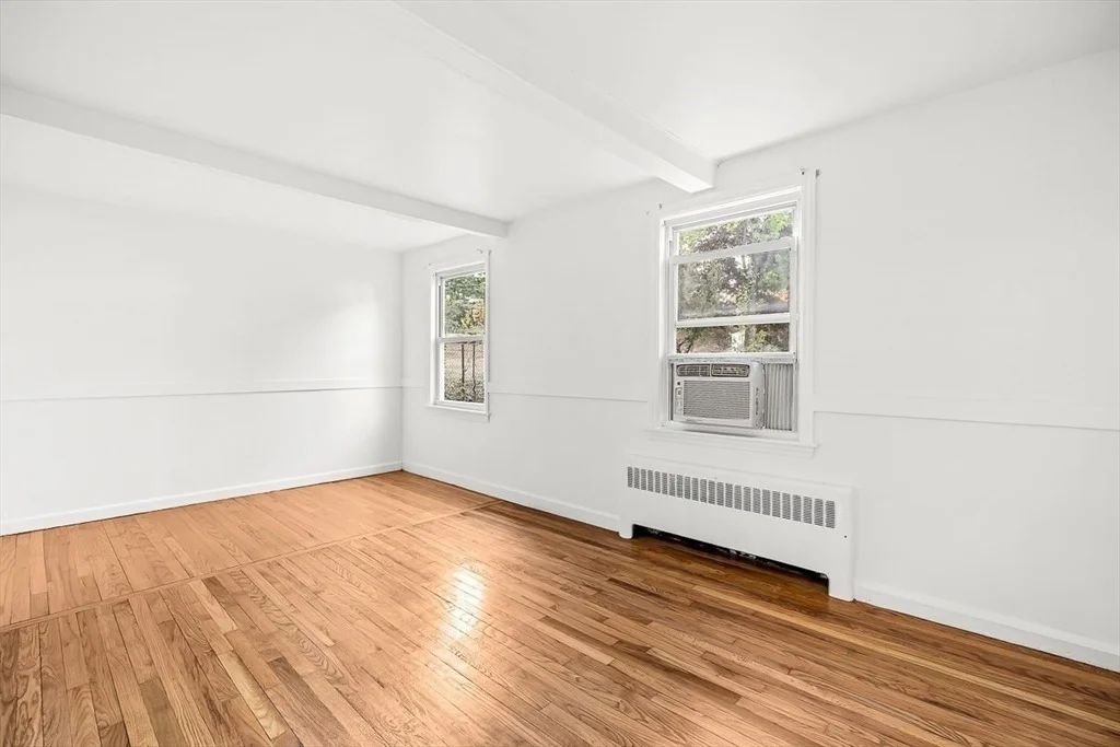 Photo of 7 Haven Ln
