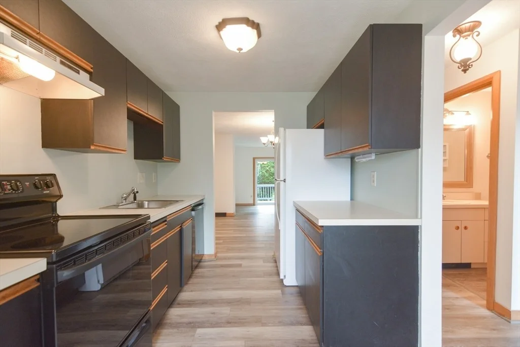 Photo of Unit 106 at 31 Blithewood Avenue