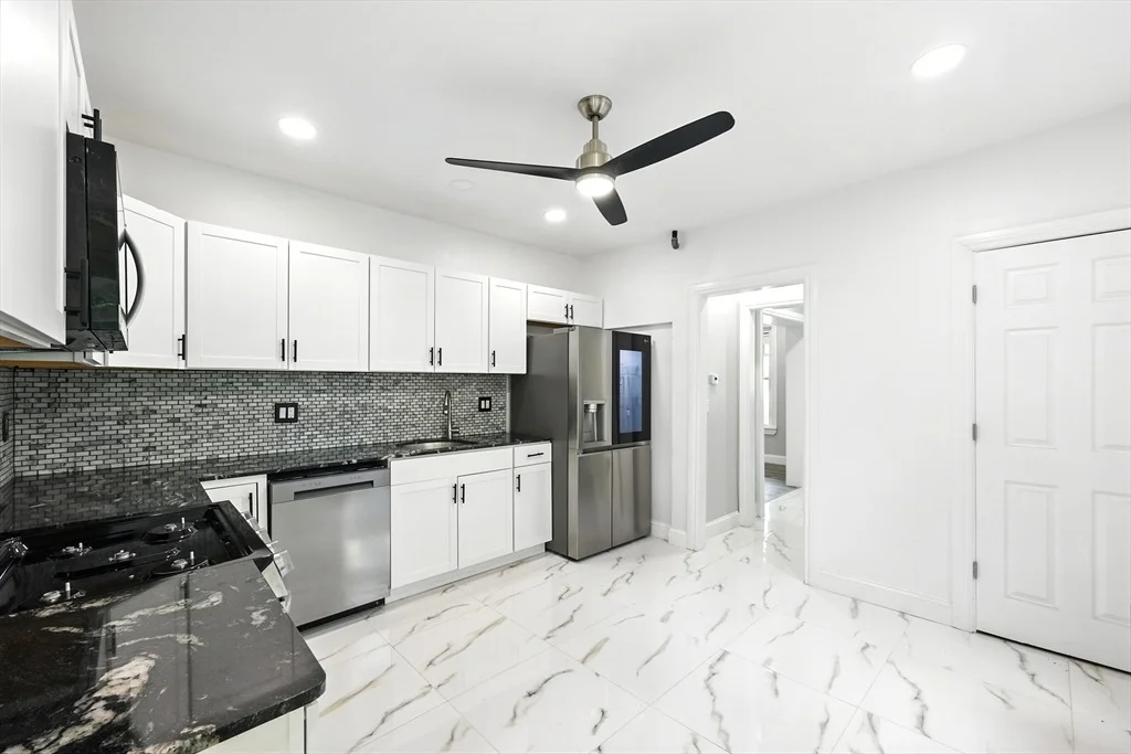 Photo of 163 Thompson St