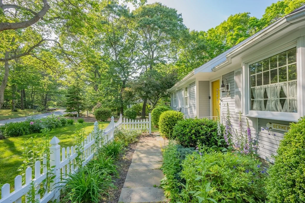 Photo of 89 Cliff Pond Rd