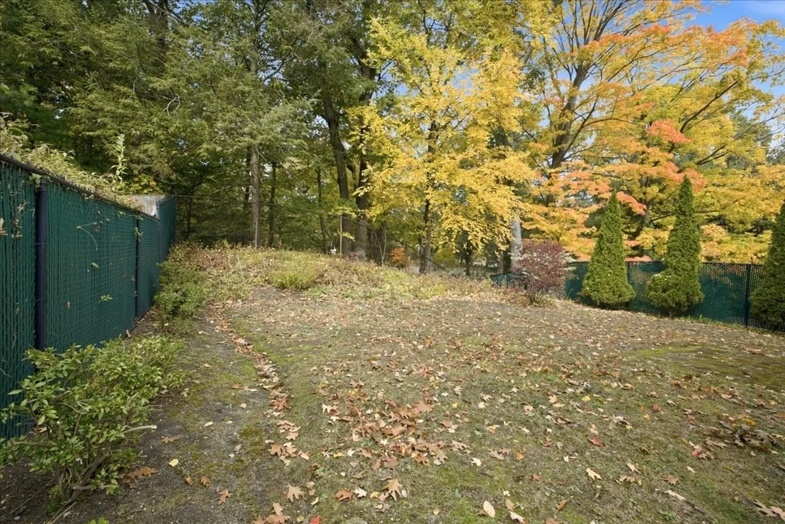 Photo of 77 Payson Rd