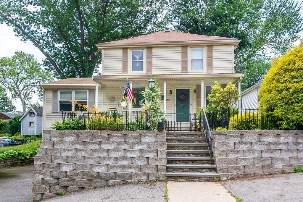 Photo of 28 East Riverside Drive