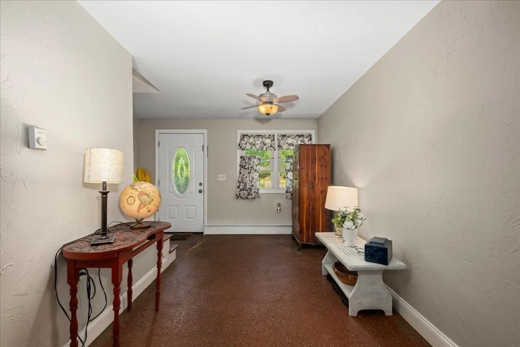 Photo of 237 Boston Rd