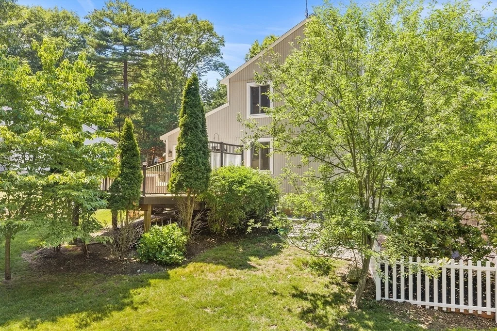 Photo of 7 Sherborne Cir