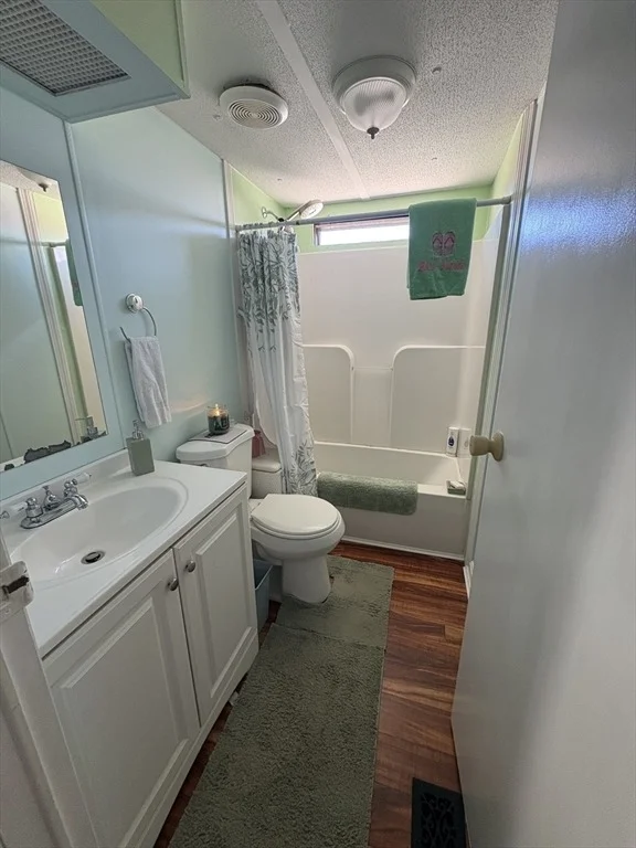 Photo of Unit 17 at 557 Southwest Cutoff