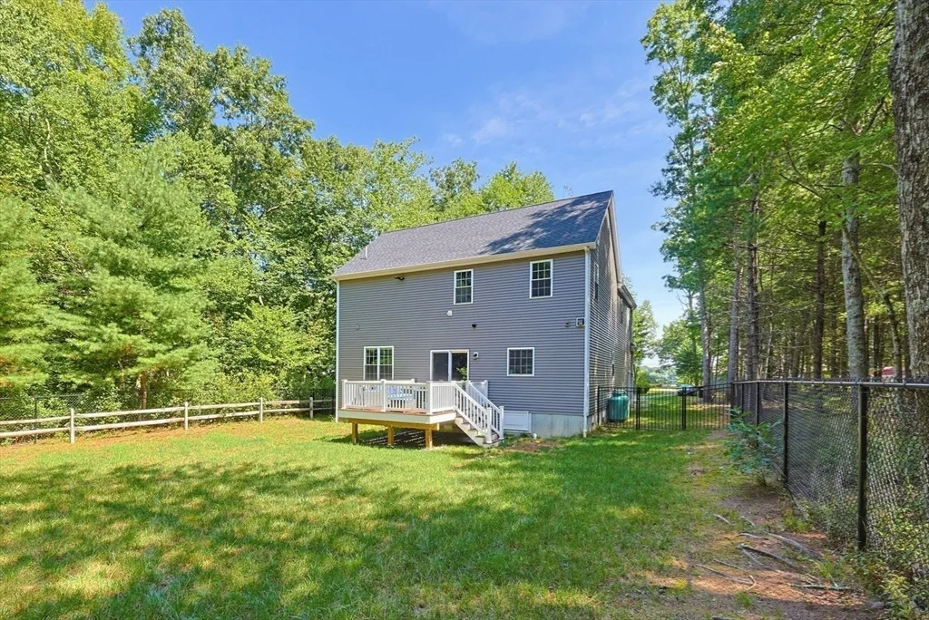 Photo of 74 King Philip Rd