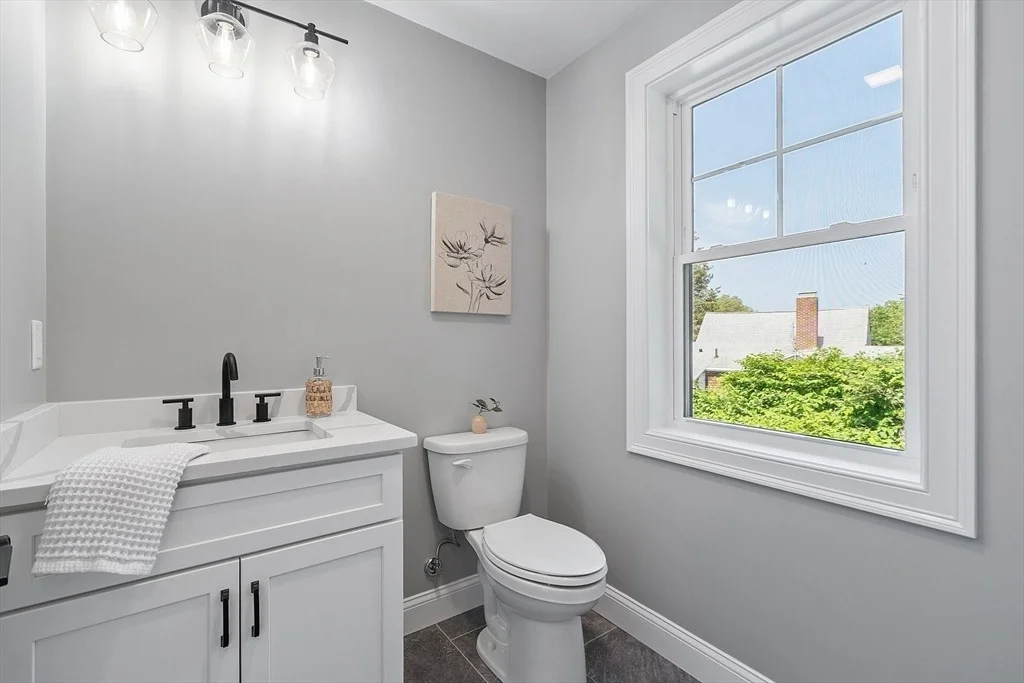 Photo of 383 Delano Rd