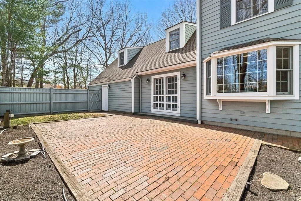 Photo of 2 Liberty Ln