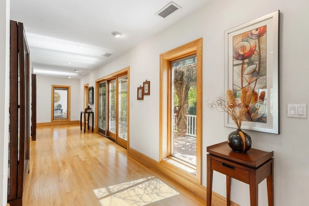 Photo of 16 Solomon Pierce Rd