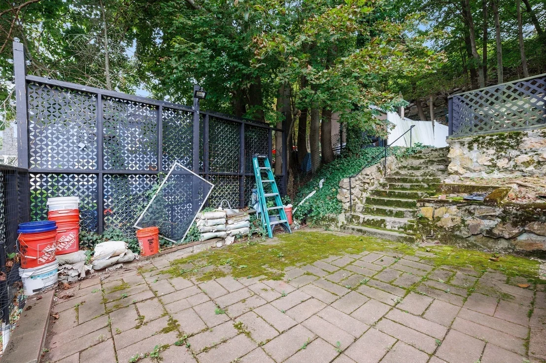 Photo of 31 Endicott St.
