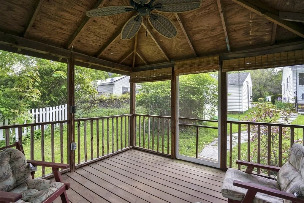 Photo of 300 Circle Dr