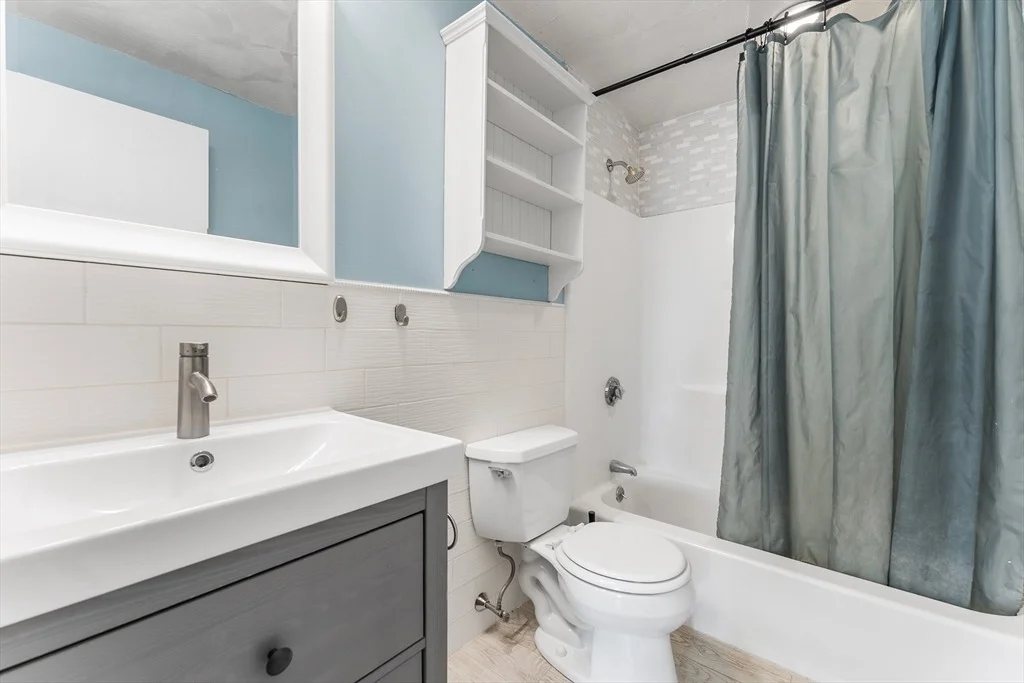 Photo of Unit K at 19 Pine St